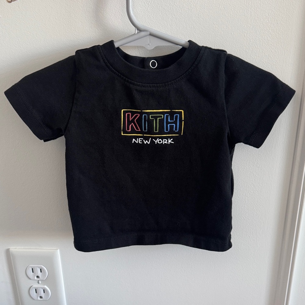 Kith Baby Black Tee with Multicolor Logo 0-3mo